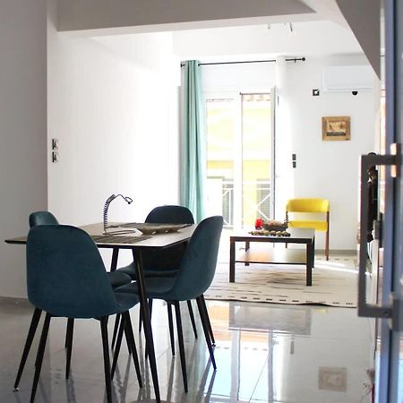 Patras Cozy Nest In The Vibrant City Center Buitenkant foto