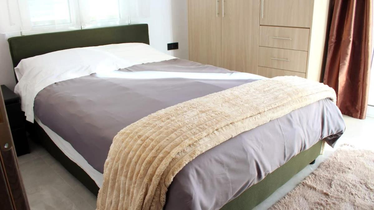 Patras Cozy Nest In The Vibrant City Center Buitenkant foto