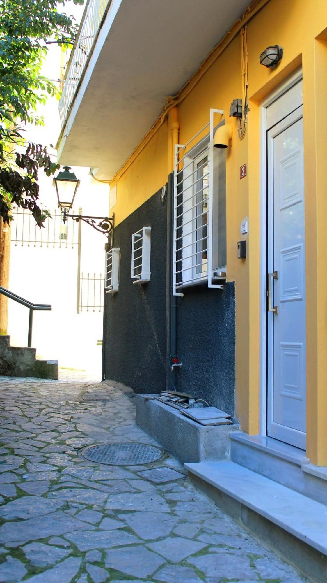 Patras Cozy Nest In The Vibrant City Center Buitenkant foto